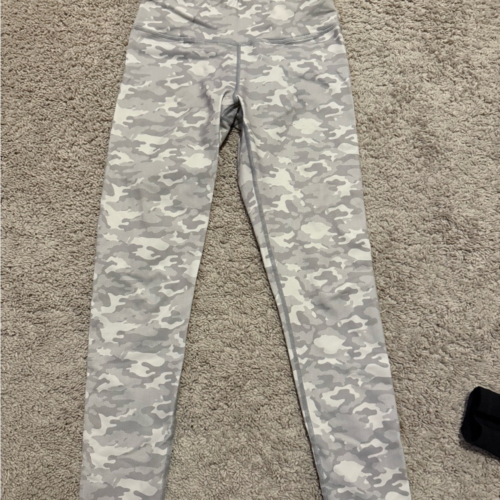 Born Primitive Gray Camo Leggings